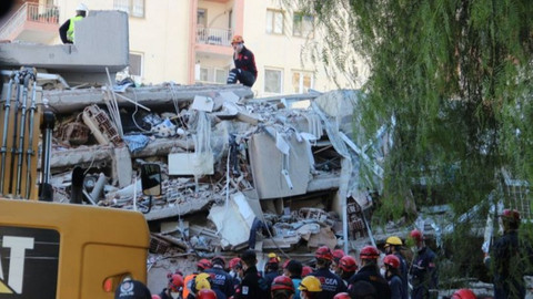 İzmir’de anne ve 3 çocuğu kurtarıldı