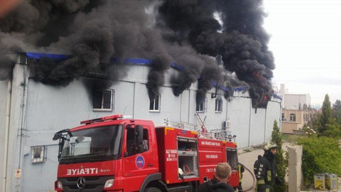 Uşak'ta bir fabrikada yangın