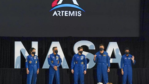 NASA, Ay'a gidecek 18 kişilik ekibi açıkladı