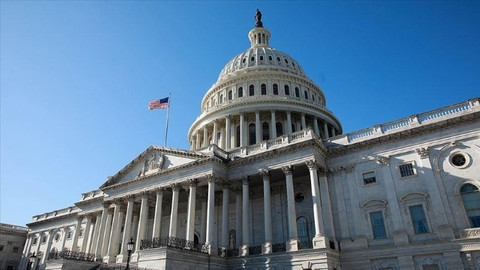 ABD Senatosu Kovid-19 salgınına yönelik ekonomik destek paketini onayladı