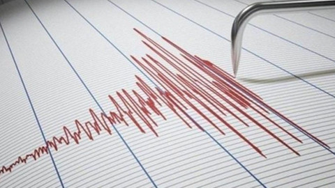 İzmir açıklarında 4.0 büyüklüğünde deprem meydana geldi
