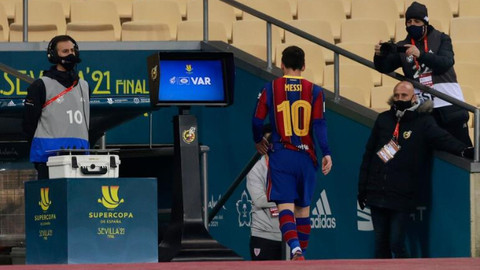Rakibine yumruk attı! Lionel Messi ilk kez kırmızı kart gördü