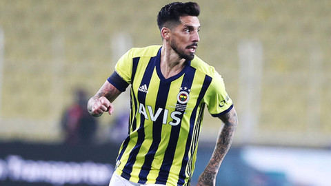 Fenerbahçe'de Jose Sosa ile yollar ayrılıyor mu?