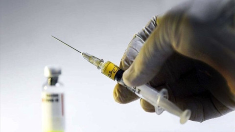 Sağlık çalışanları Kovid-19 aşısıyla kendilerini "güvende" hissediyor