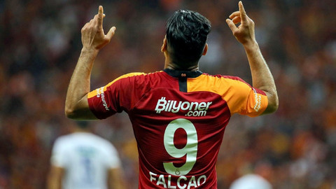 Falcao'nun annesi duyurdu! Galatasaray'da kalacak mı?