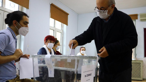 Bulgaristan 6 bin 895 aday arasında seçimlerini yapıyor