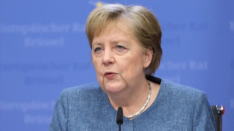 Almanya Başbakanı Merkel'den zorunlu aşı açıklaması