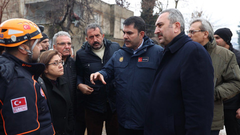 Bakan Kurum: Gaziantep’te 900 binamızın ağır hasarlı ve yıkık olduğunun tespitini yaptık