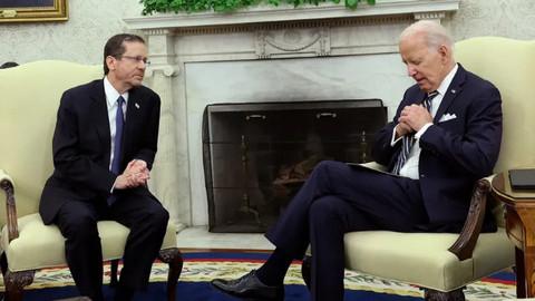 Biden, İsrail Cumhurbaşkanı ile konuşurken uyuya kaldı