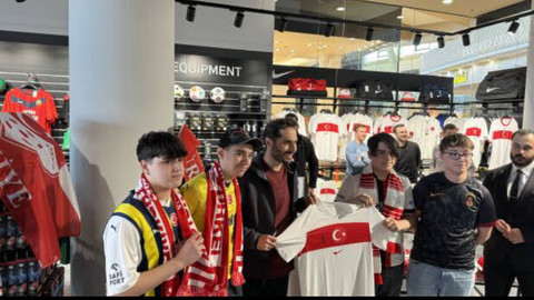 Viyana’da Hamit Altıntop, Türk taraftarlarla bir araya geldi