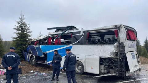 Eskişehir'de yolcu otobüsü devrildi: 1 kişi öldü, çok sayıda yaralı var