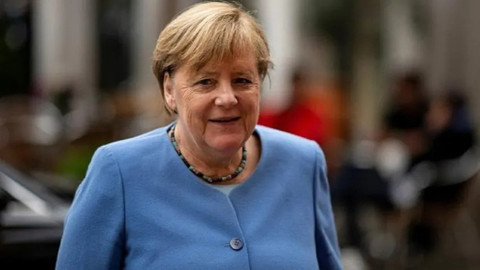 Merkel kendisini çok mutlu eden iki Türk'ü açıkladı: Hızır gibi yetiştiler