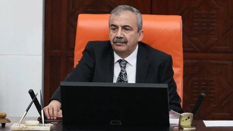 Sırrı Süreyya Önder kalp krizi geçirdi!