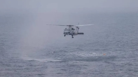Teknik arıza meydana geldi! MSB: Askeri helikopter denize acil iniş yaptı