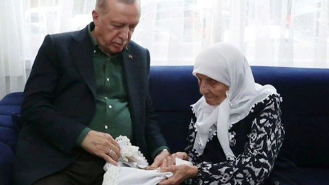 Cumhurbaşkanı Erdoğan'dan, 15 Temmuz'da iki oğlu ve damadı şehit olan Muzaffer nineye ziyaret