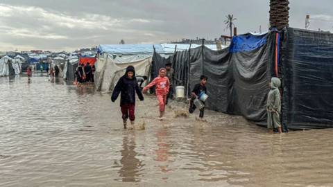 Gazze’de sağlık sistemi çöktü: Ölümcül virüsler hızla yayılıyor