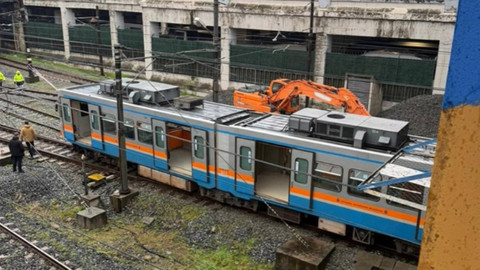 İstanbul Esenler'de metro raydan çıktı... Seferlerde aksama yaşanıyor