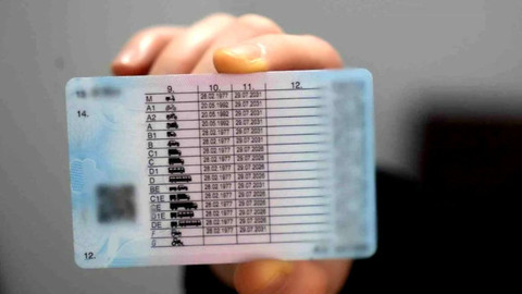 Yargıtay'dan ehliyetsiz sürücü kararı: Sürücünün ehliyeti olmasa da aracına çarpan tazminat öder