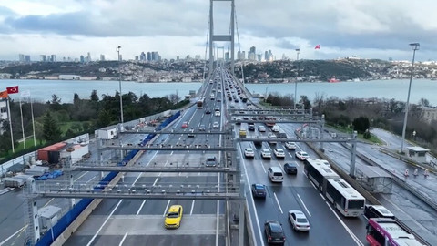 Bayram trafiği akıllı sistemlerle izlenecek: Bakan Uraloğlu tedbirleri açıkladı