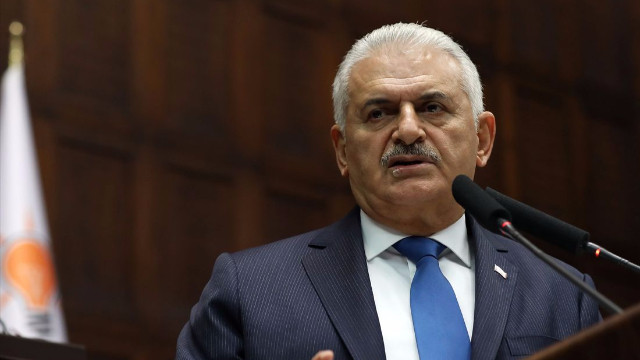 Başbakan Yıldırım: Hamidiye Kışlası'nda bayrak inmedi