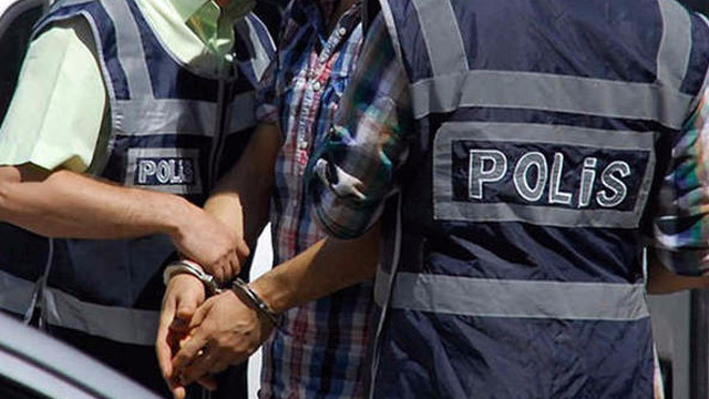 Ağrı'da 10 rütbeli askere FETÖ'den tutuklama