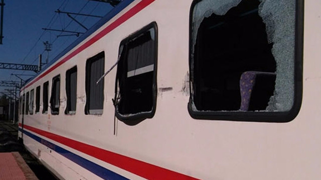Adana’da tren TIR’la çarpıştı: 19 yaralı