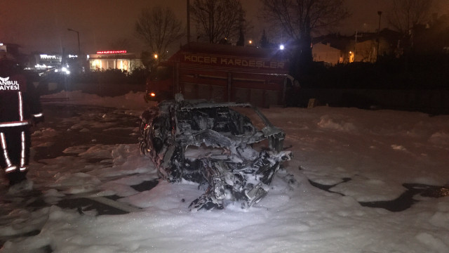 TEM'de otomobil yandı: 4 yaralı