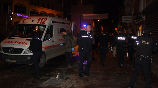 Son dakika! Beyoğlu’nda silahlı saldırı: 3 yaralı