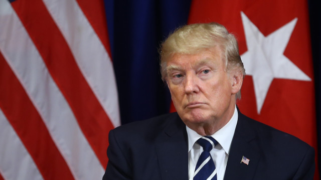 Donald Trump sorusunu beğenmediği muhabiri kovdu