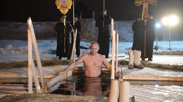 Putin vaftiz törenine katıldı