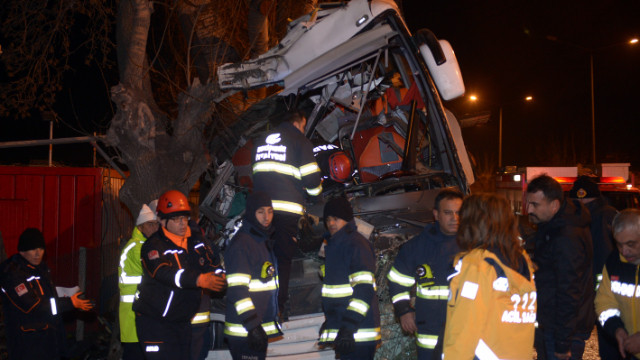 Eskişehir'de meydana gelen kazada 11 kişi öldü, 44 kişi yaralandı