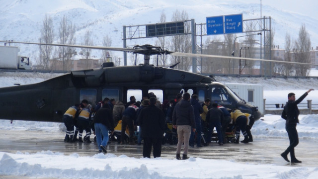 Bitlis'te çığ düştü: 5 asker şehit, 12 asker yaralı