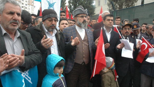 Son dakika haberleri... Kahramanmaraş'ta bir grup vatandaş gönüllü askerlik için başvurdu