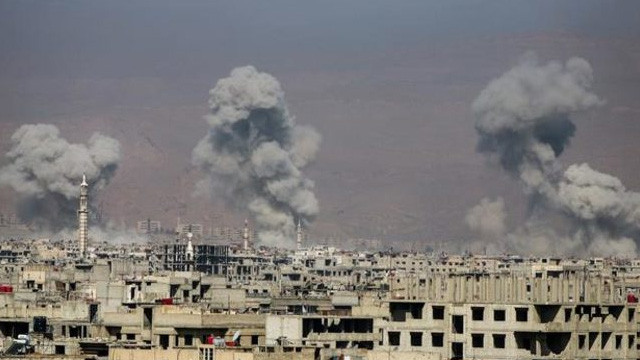 Rejim ateşkesi bozup Doğu Guta'yı havadan bombaladı