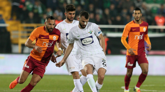 Ziraat Türkiye Kupası yarı final ilk maçında Galatasaray, Akhisarspor'u 2-1 mağlup etti