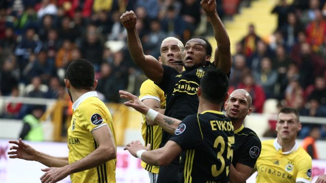 Fenerbahçe deplasmanda Yeni Malatyaspor'u 2-0 mağlup etti