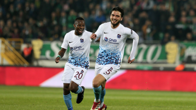 Trabzonspor deplasmanda Akhisarspor'u 3-1 mağlup etti
