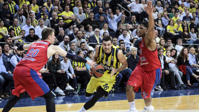 Fenerbahçe Doğuş son saniye basketiyle kaybetti