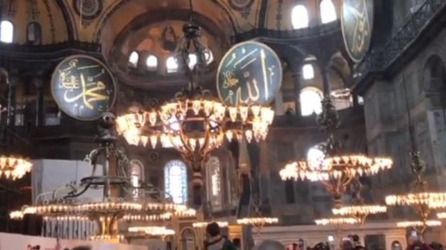 Ayasofya'da Kur'an tilaveti