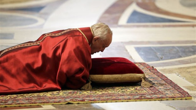 Papa: Savaşların yiyip bitirdiği dünya utanç verici
