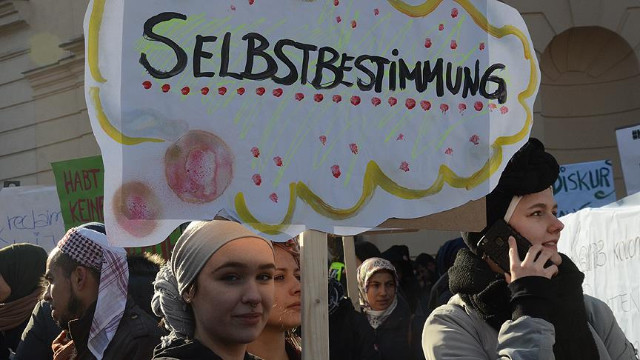 Avusturya, okullarda başörtüsü yasağı için hazırlanıyor