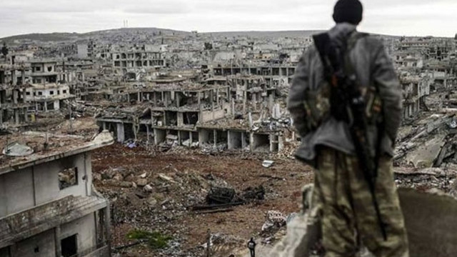 Esad güçleri havaalanları ve askeri üsleri boşaltıyor