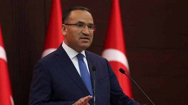 Bekir Bozdağ: Hem siyasi kayıp hem de siyasi kaçak