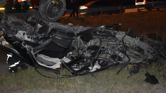 Çorlu'da otomobil şarampole yuvarlandı: 1 ölü, 1 yaralı