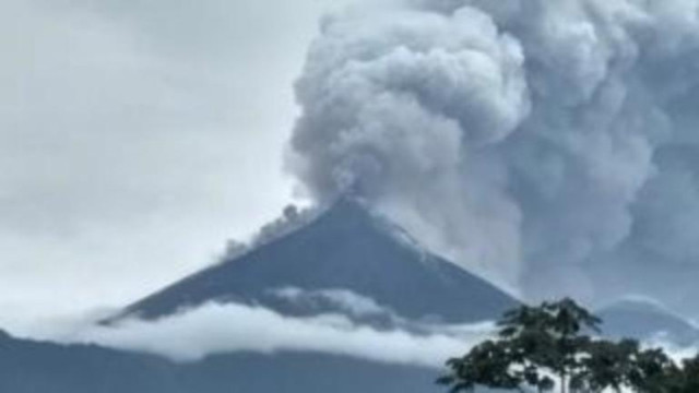 Guatemala'da yanardağ patladı: Çok sayıda ölü var