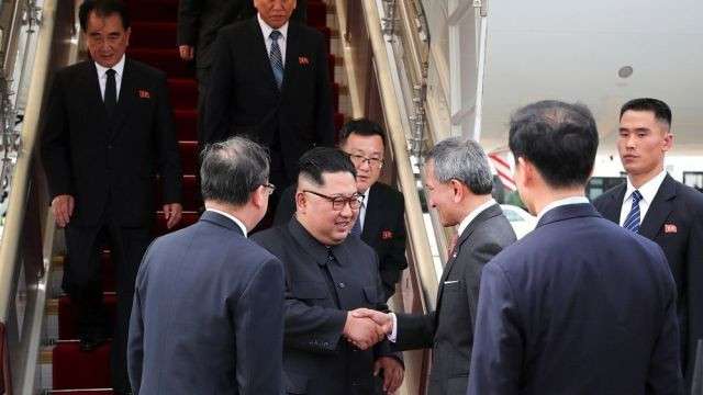 Kim Jong-un ve Trump görüşme için Singapur'da