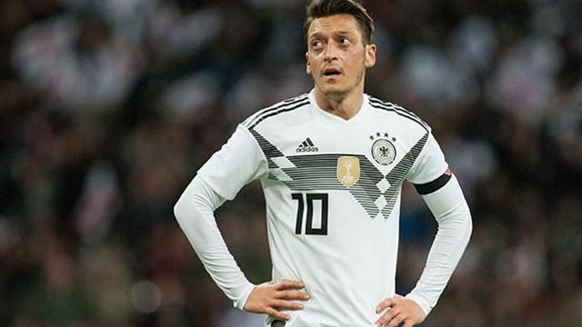 Almanya Mesut’un kararını tartışıyor