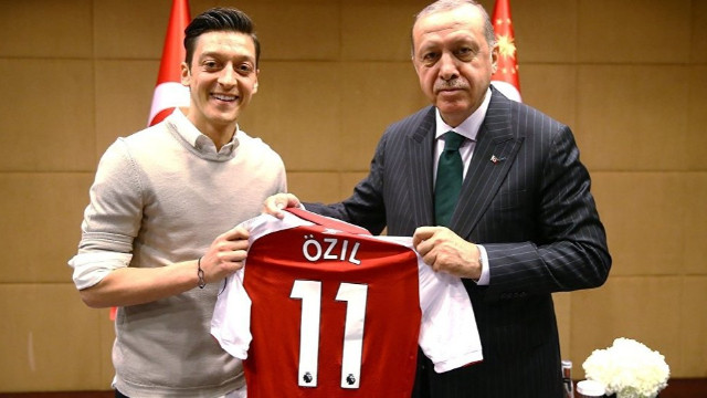 Mesut Özil: Erdoğan'la o fotoğrafı yine çektiririm