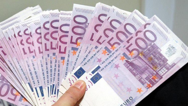 Dolar ve Euro tüm zamanların rekorunu kırdı