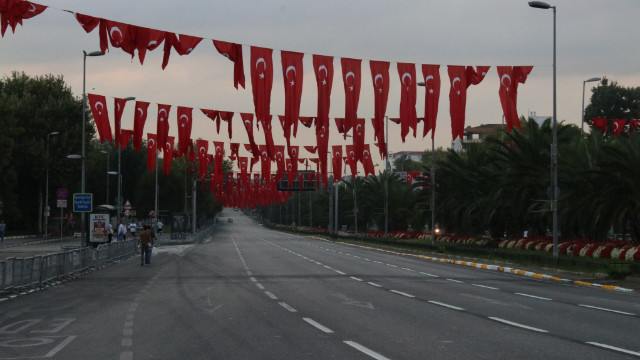 Zafer Bayramı nedeniyle Vatan Caddesi trafiğe kapatıldı